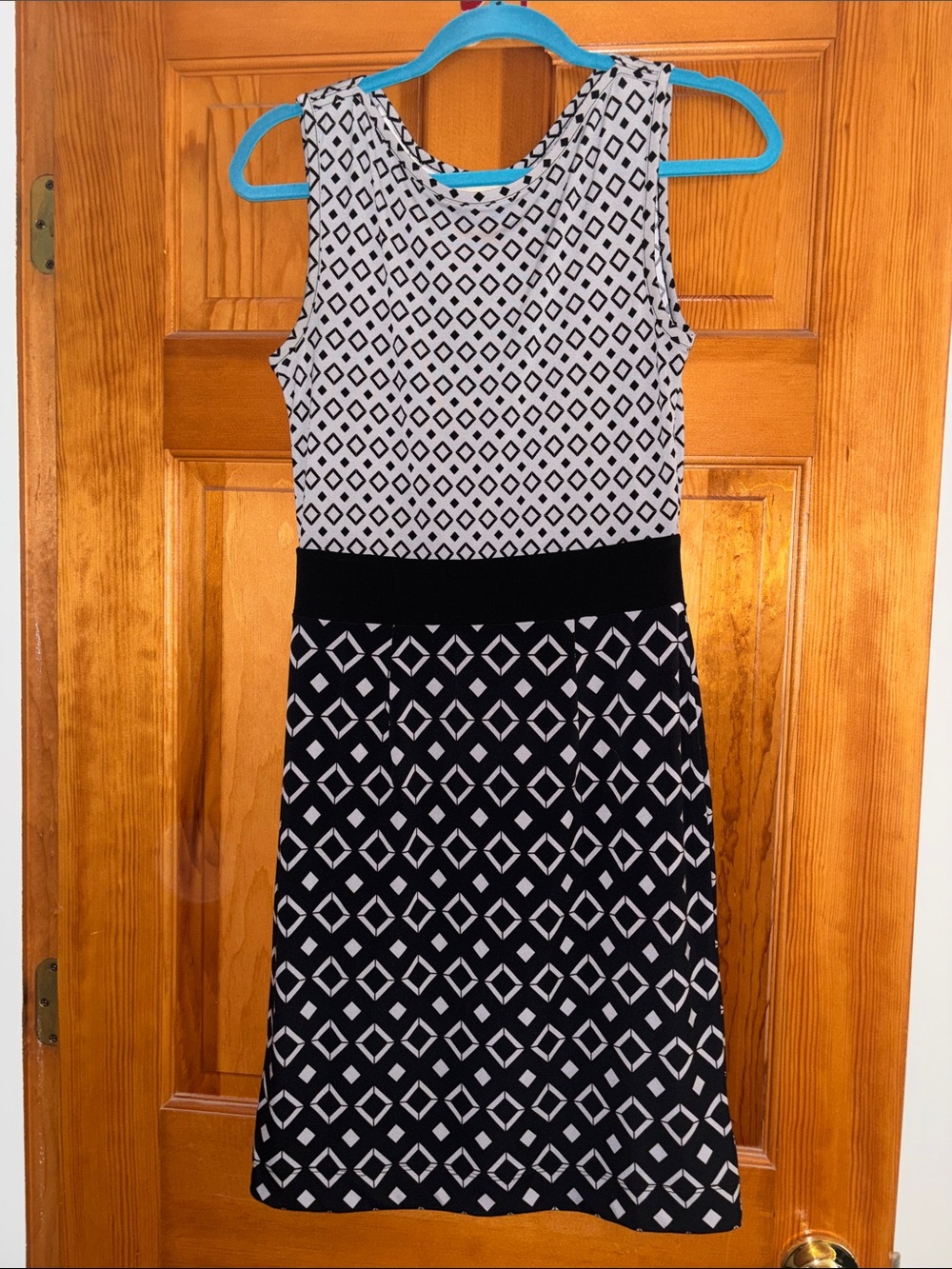 Banana Republic Black and Light Gray Sleeveless Geometric Dress